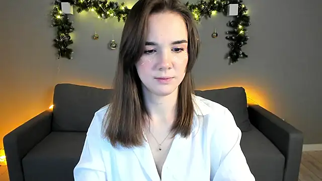 LindaRobertz online show from January 1, 2:30 am