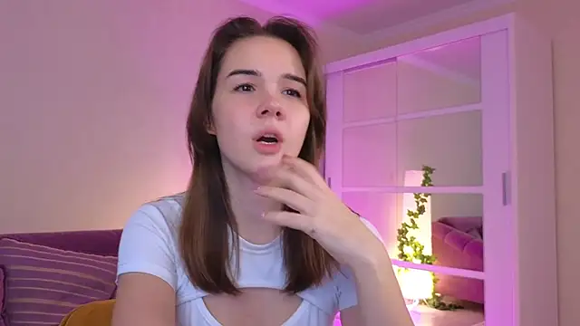 LindaRobertz online show from February 5, 12:49 pm