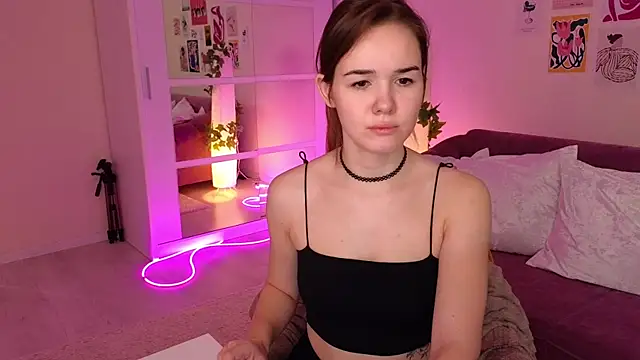 LindaRobertz online show from March 2, 9:10 am