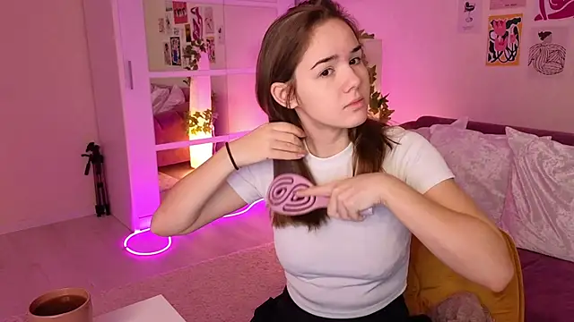 LindaRobertz online show from March 4, 6:04 am