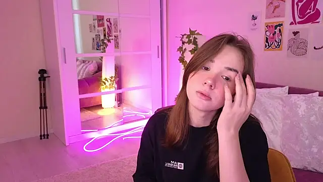 LindaRobertz online show from March 21, 6:05 am