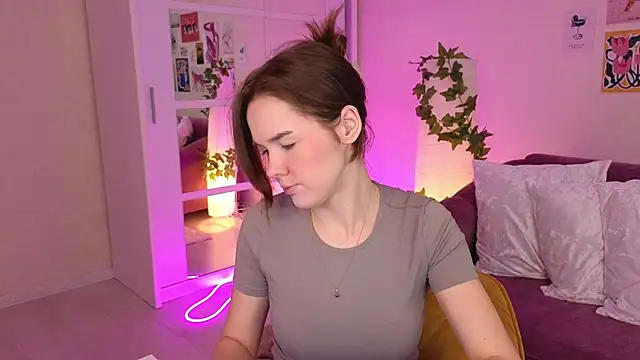 LindaRobertz online show from March 22, 6:11 am