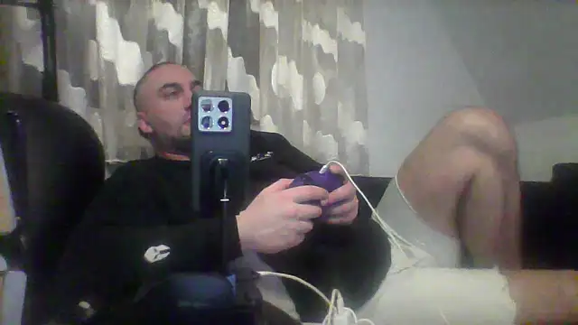 Snapshot of NewyorkDimi chatting on December 29, 5:42 am NewyorkDimi online show from December 29, 5:42 am