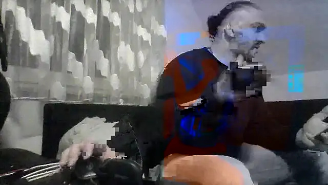 Snapshot of NewyorkDimi chatting on February 24, 12:09 am NewyorkDimi online show from February 24, 12:09 am