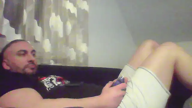 Snapshot of NewyorkDimi chatting on February 28, 2:53 am NewyorkDimi online show from February 28, 2:53 am