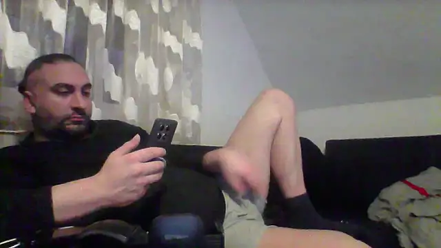 Snapshot of NewyorkDimi chatting on March 1, 5:42 am NewyorkDimi online show from March 1, 5:42 am