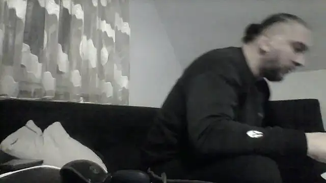 Snapshot of NewyorkDimi chatting on March 17, 11:43 pm NewyorkDimi online show from March 17, 11:43 pm