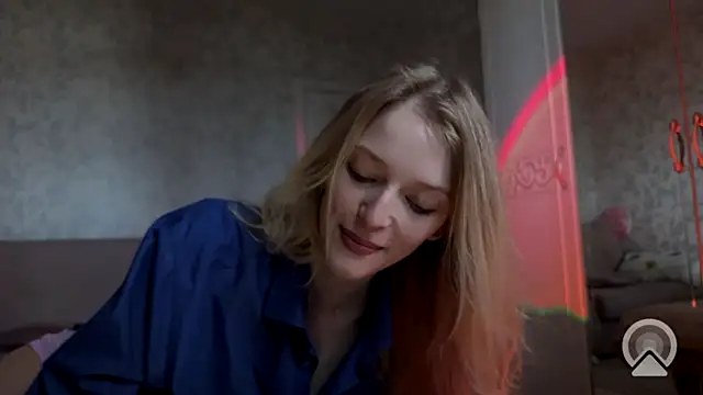 Snapshot of Evvie_Summn1 chatting on September 16, 3:51 am Evvie Summn1 online show from September 16, 3:51 am