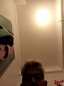 jonyfree1978 online show from October 7, 9:45 pm