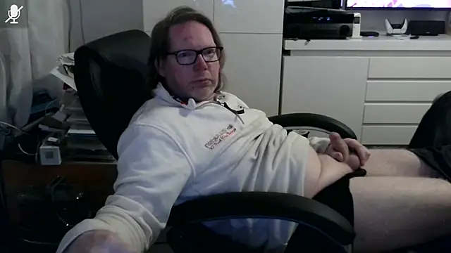 VSteph online show from March 31, 9:26 pm