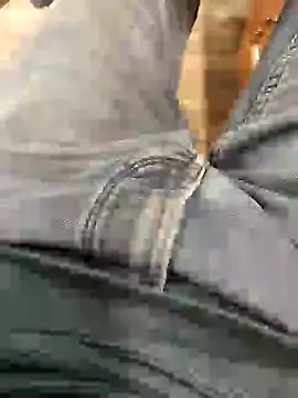 Snapshot of fuckboi2103 chatting on January 8, 10:15 am fuckboi2103 online show from January 8, 10:15 am