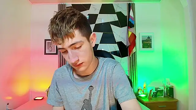Erik Osorio online show from September 18, 3:58 pm