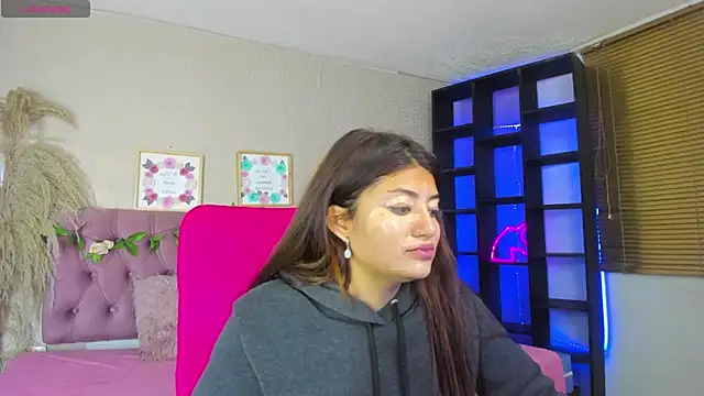 Lia Keen online show from October 15, 8:09 pm