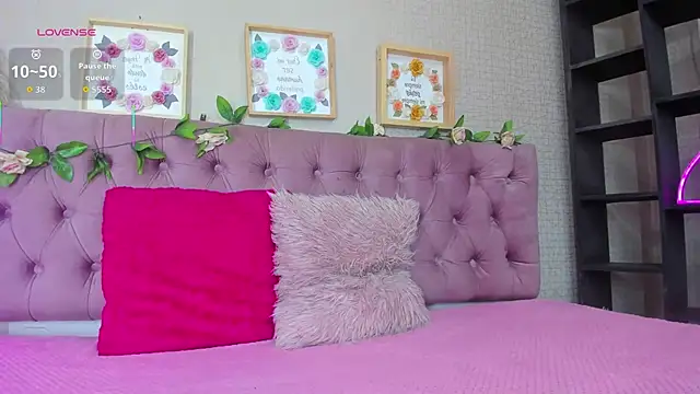 Lia Keen online show from October 20, 8:20 pm