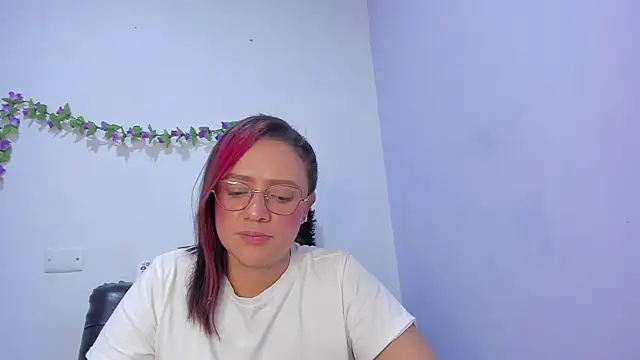 nicollee18 online show from February 8, 1:11 pm