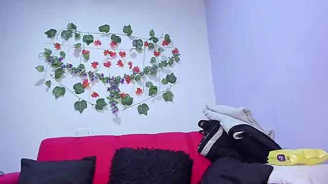 nicollee18 online show from February 25, 9:20 am