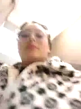 Snapshot of ambar_07 chatting on February 11, 6:44 pm ambar 07 online show from February 11, 6:44 pm