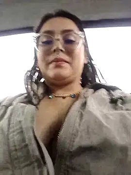 Snapshot of ambar_07 chatting on February 24, 9:52 pm ambar 07 online show from February 24, 9:52 pm