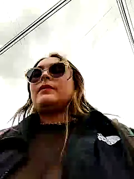 Snapshot of ambar_07 chatting on September 8, 6:07 pm ambar 07 online show from September 8, 6:07 pm