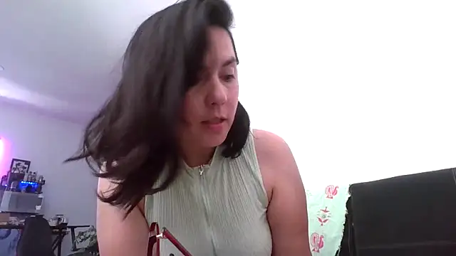 Snapshot of Tiramisu89 chatting on April 16, 7:03 pm Tiramisu89 online show from April 16, 7:03 pm
