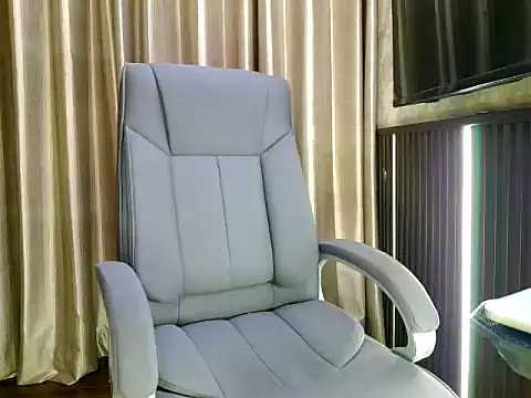 Snapshot of fabdemira chatting on October 3, 3:31 pm fabdemira online show from October 3, 3:31 pm