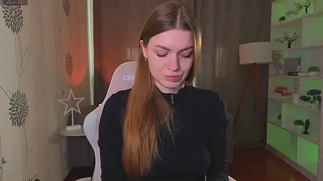 Lovella Lips online show from March 30, 11:22 am