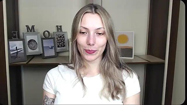 VanessaMay  online show from March 18, 5:38 pm