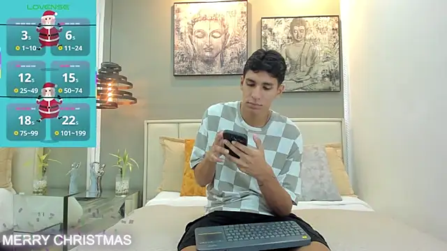 Snapshot of kieran_derek chatting on December 18, 3:12 am kieran derek online show from December 18, 3:12 am