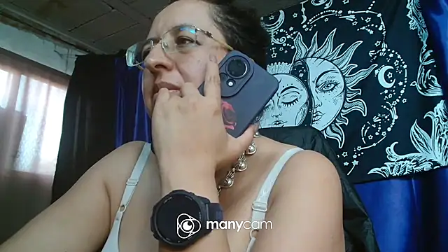 Snapshot of liriomilf chatting on July 9, 10:47 pm liriomilf online show from July 9, 10:47 pm