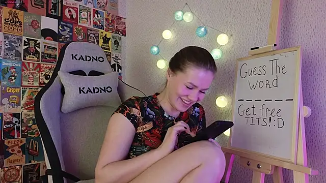 LittleLeen online show from December 10, 5:22 pm