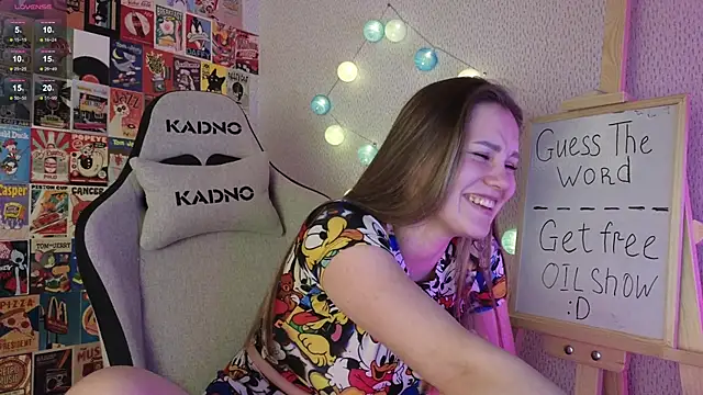 LittleLeen online show from December 11, 6:42 pm