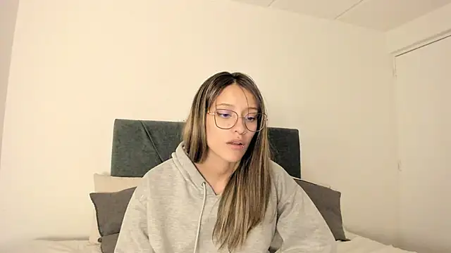 Gabby and Alice online show from December 13, 2:21 am