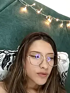 Gabby and Alice online show from January 13, 2:28 am