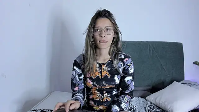 Gabby and Alice online show from February 3, 5:29 am