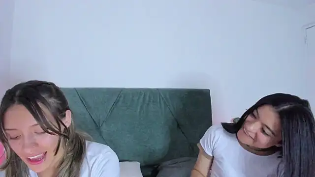 Gabby and Alice online show from February 6, 11:04 pm