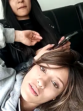 Gabby and Alice online show from February 19, 6:43 pm
