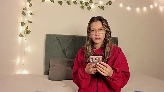 Gabby and Alice online show from March 16, 11:36 pm