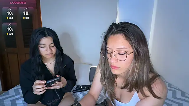 Gabby and Alice online show from September 13, 7:46 pm