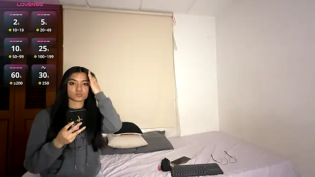 Gabby and Alice online show from September 17, 9:16 pm