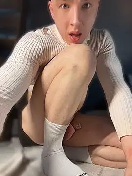 Snapshot of Hungry__Puppy chatting on April 7, 2:39 pm Hungry Puppy online show from April 7, 2:39 pm