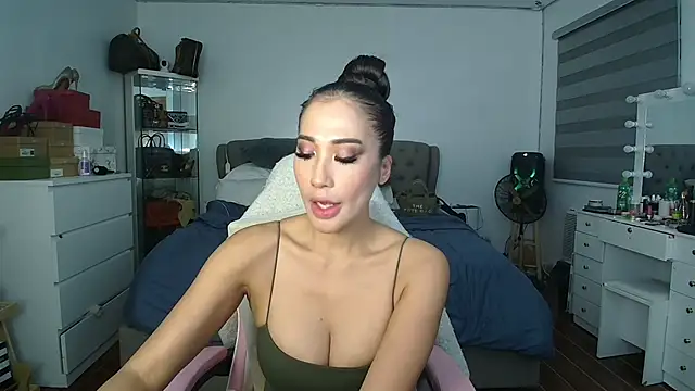 aya saki online show from November 7, 9:53 am