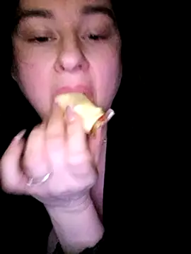 Snapshot of YuliannaFox chatting on March 22, 10:37 pm YuliannaFox online show from March 22, 10:37 pm