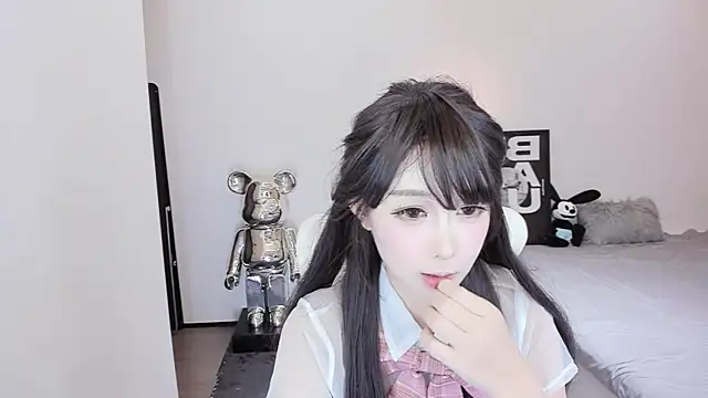 Snapshot of bdbdzs chatting on February 4, 9:10 pm bdbdzs online show from February 4, 9:10 pm