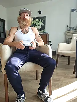 Gingerbeard40 online show from November 23, 8:58 am