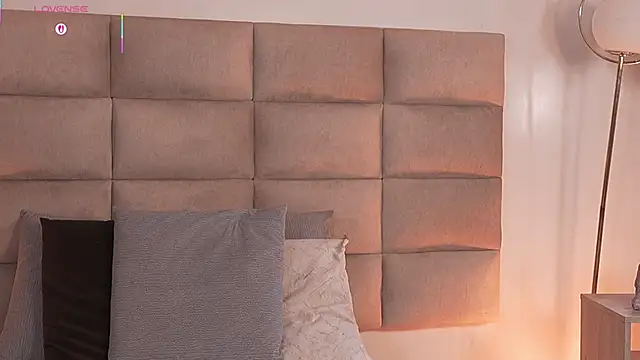 emma brooks1 online show from October 17, 7:49 pm