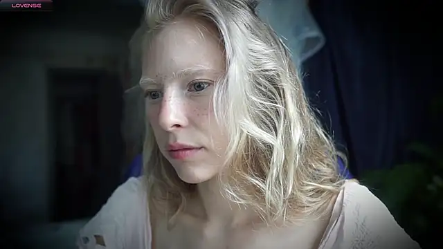  Phantom thread  online show from August 2, 11:52 am