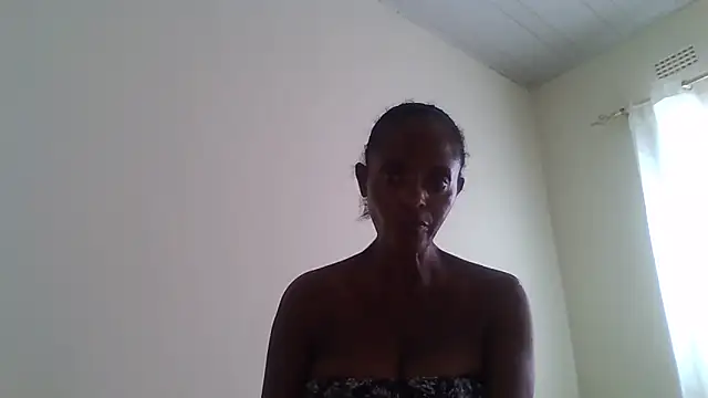 Snapshot of sweets_80 chatting on February 16, 9:27 am sweets 80 online show from February 16, 9:27 am