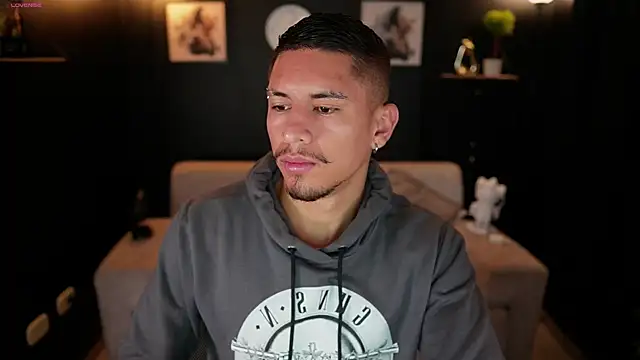 Aaronfox x online show from November 28, 9:01 am