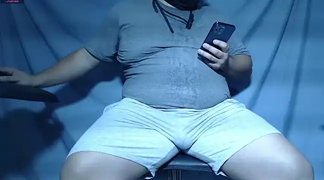 Snapshot of uncutmex266 chatting on December 13, 11:06 pm uncutmex266 online show from December 13, 11:06 pm