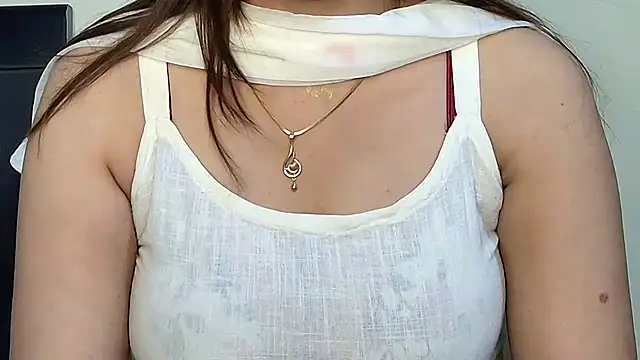 Snapshot of MIss-Naina chatting on October 16, 6:36 am MIss-Naina online show from October 16, 6:36 am